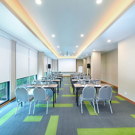 Holiday Inn Express Jakarta Matraman By Ihg Zewnętrze zdjęcie