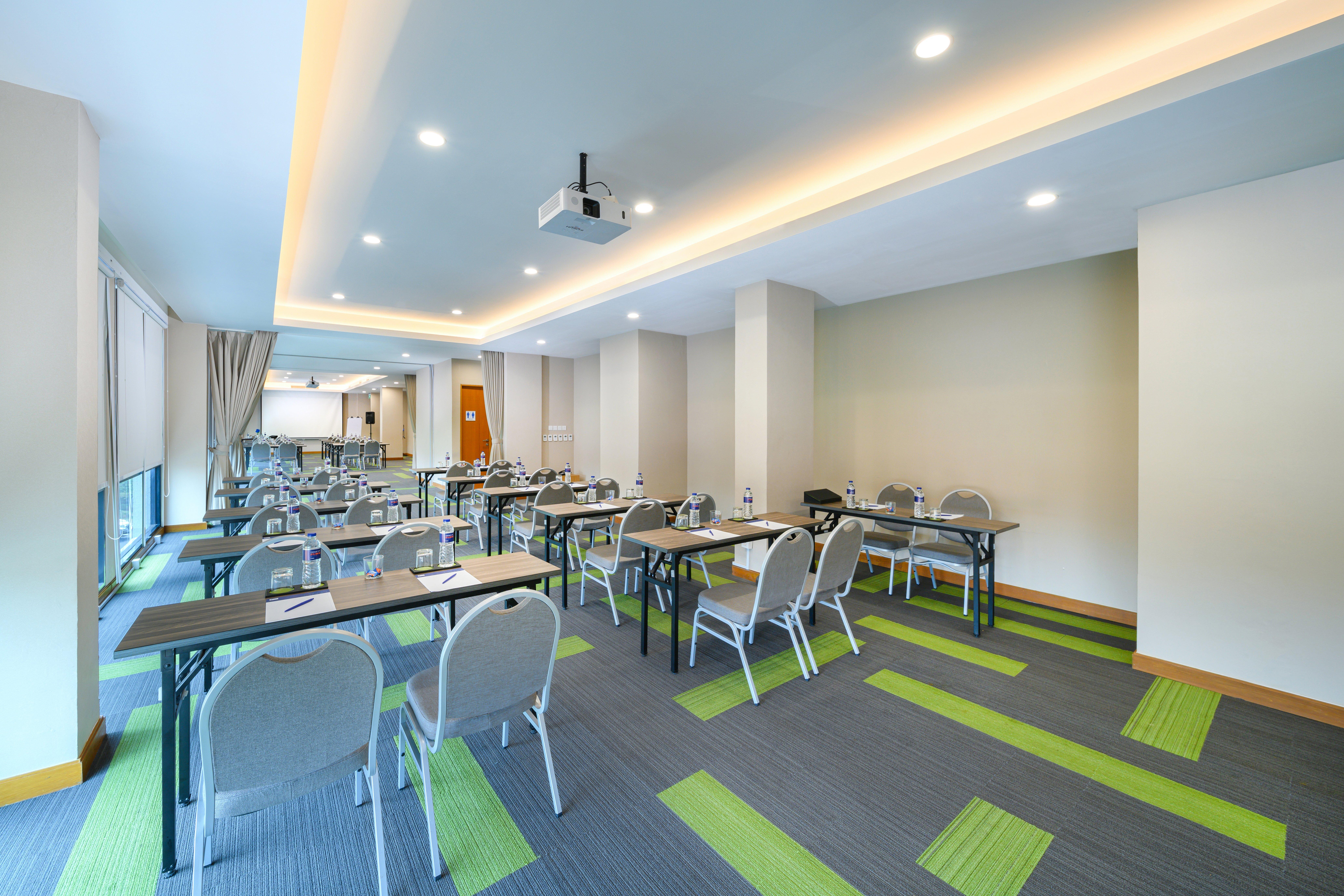 Holiday Inn Express Jakarta Matraman By Ihg Zewnętrze zdjęcie