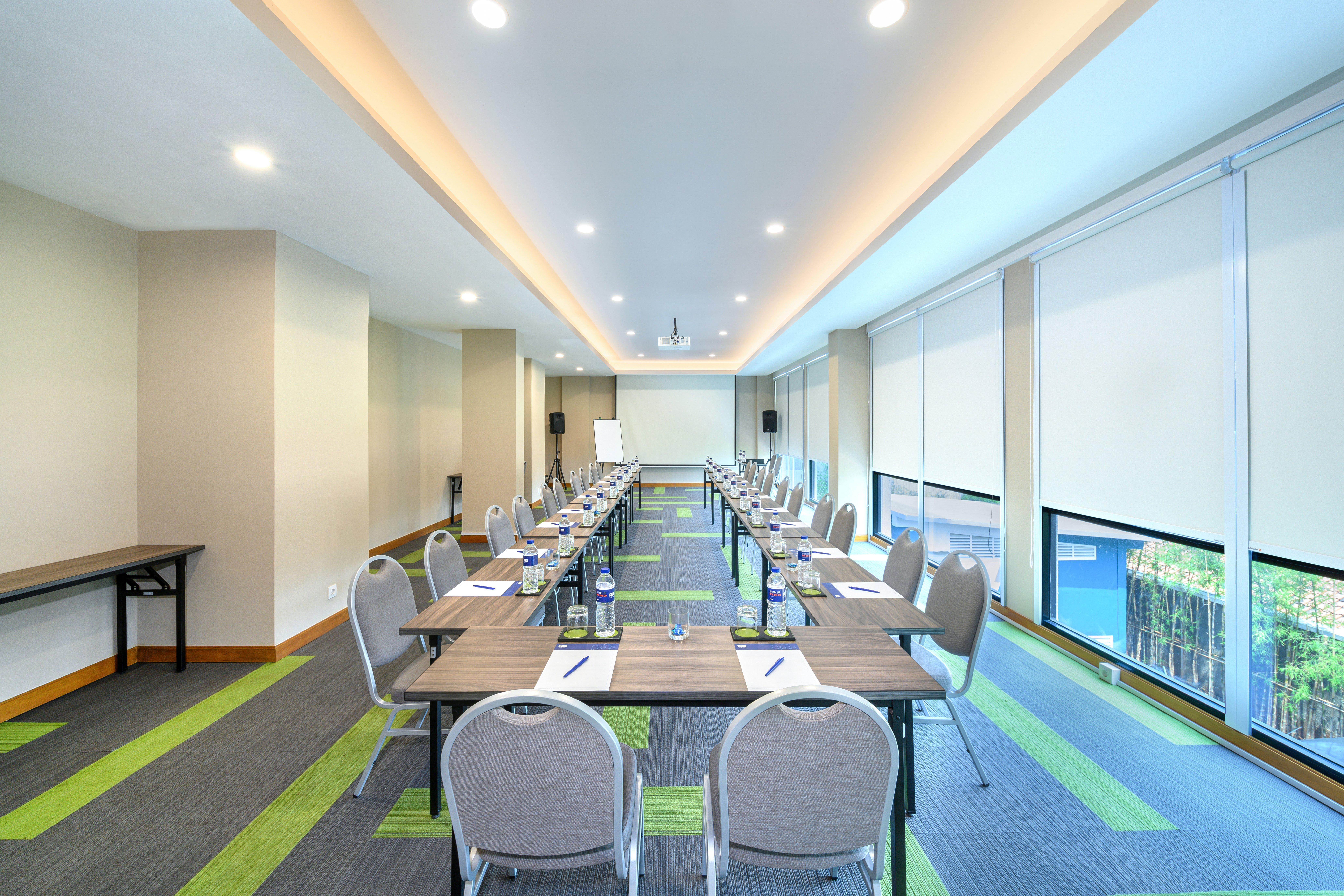 Holiday Inn Express Jakarta Matraman By Ihg Zewnętrze zdjęcie