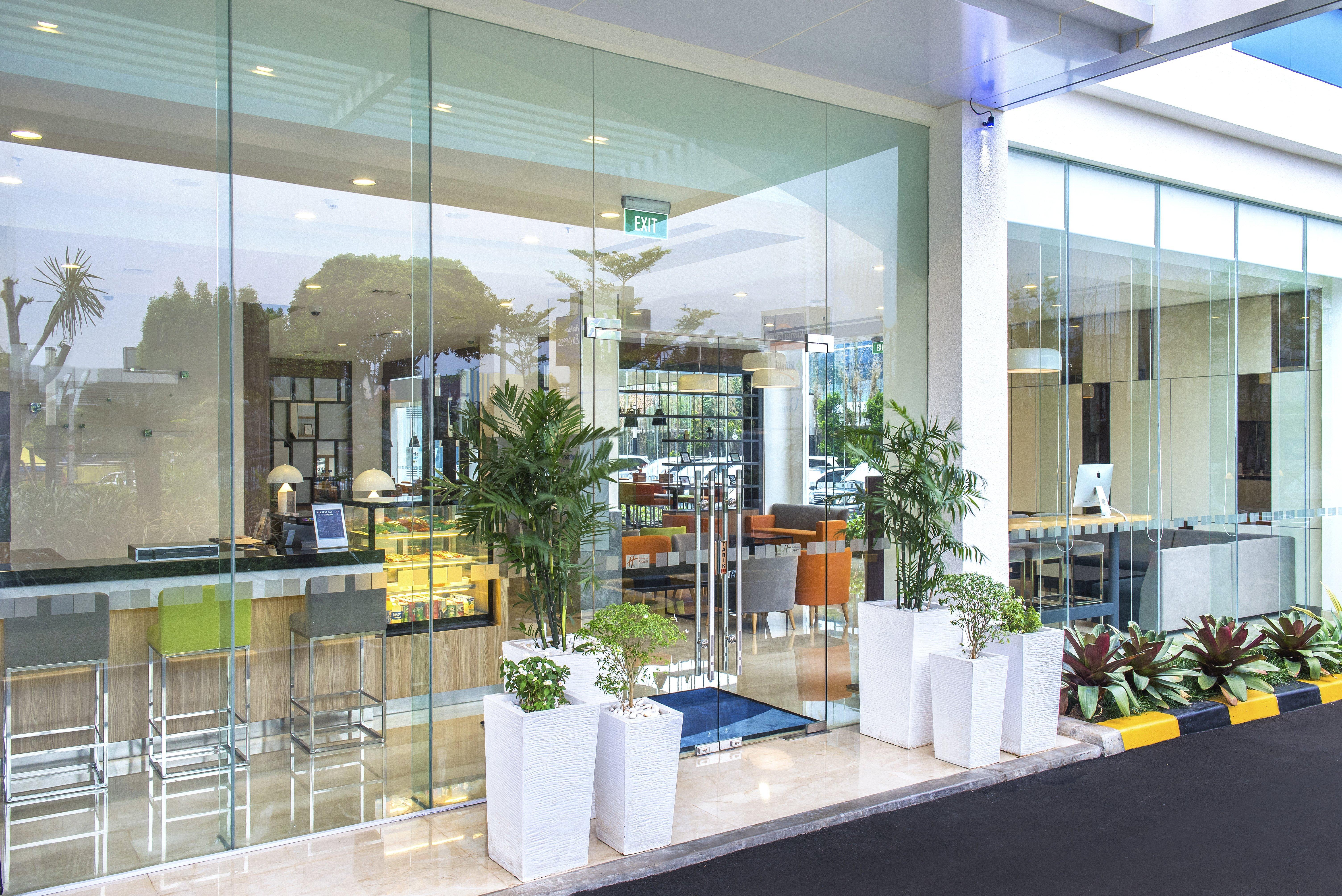 Holiday Inn Express Jakarta Matraman By Ihg Zewnętrze zdjęcie