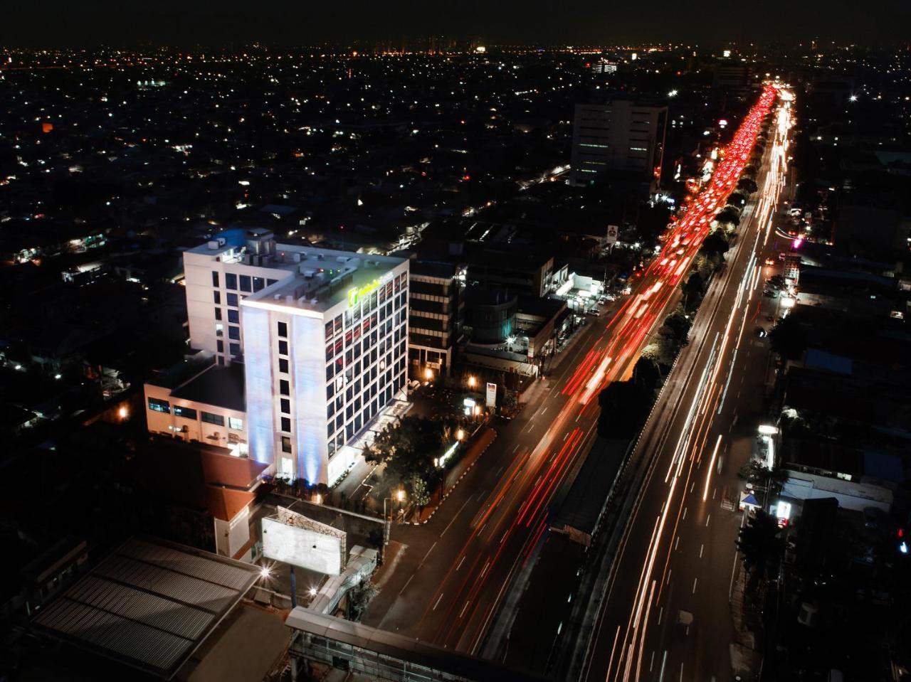 Holiday Inn Express Jakarta Matraman By Ihg Zewnętrze zdjęcie