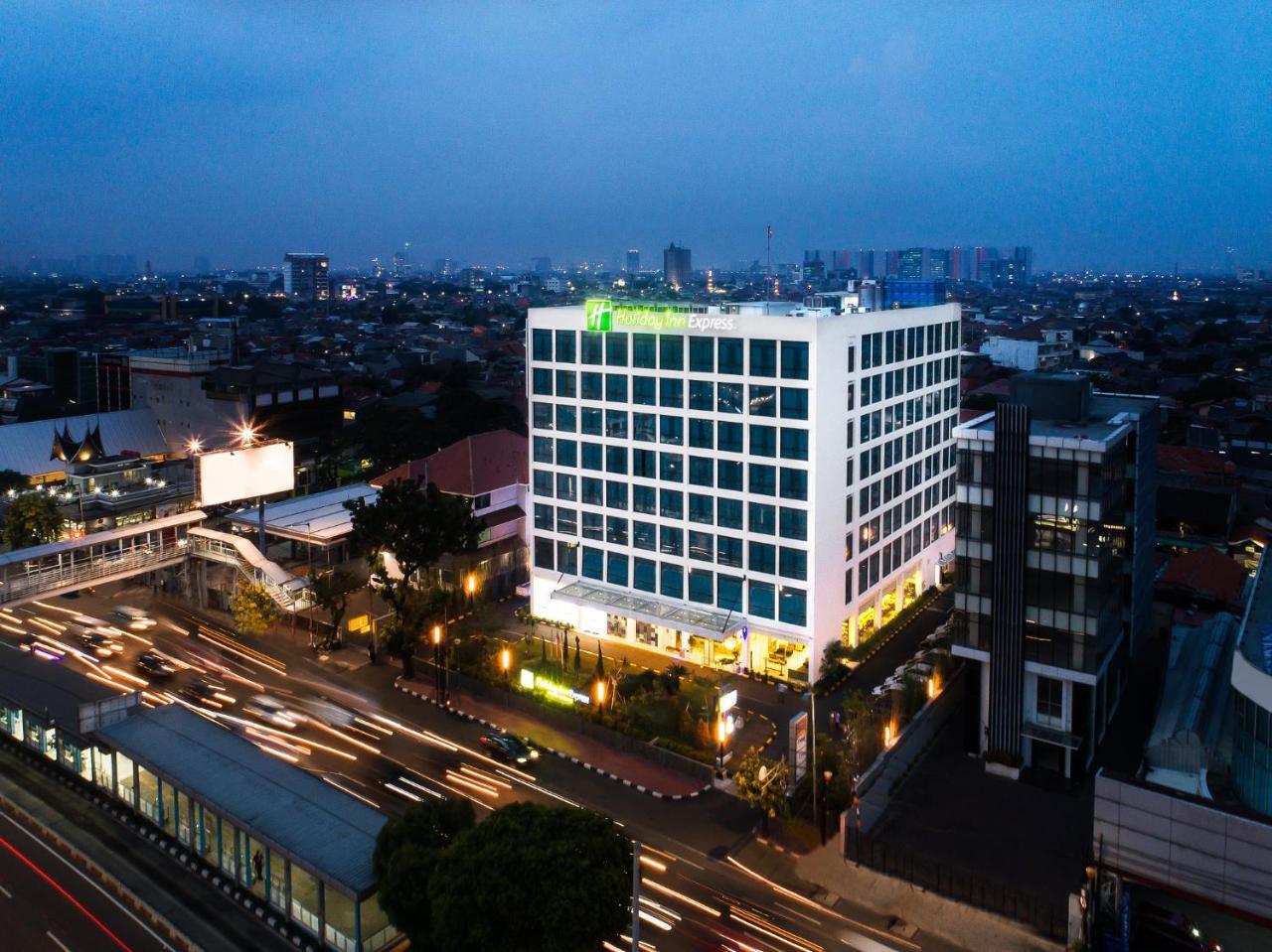 Holiday Inn Express Jakarta Matraman By Ihg Zewnętrze zdjęcie